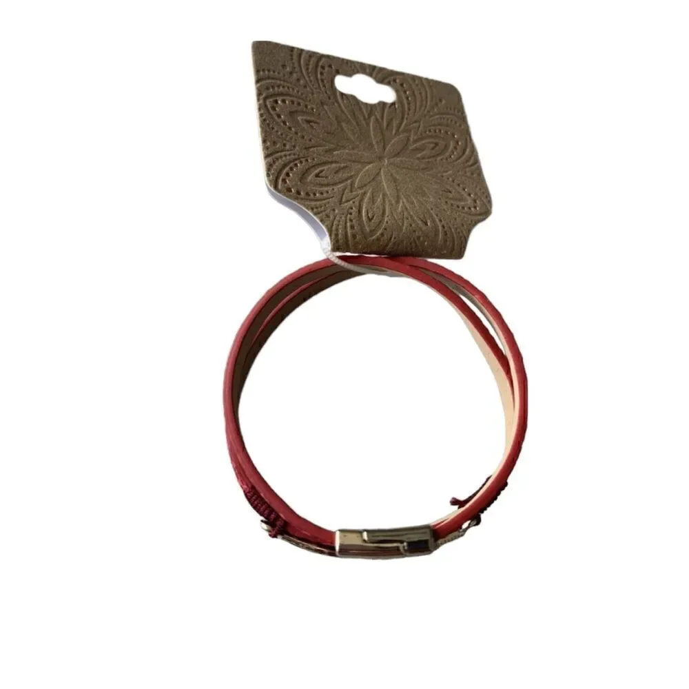 🌼🌼Red leather wrap around bracelet with leaf NWT 🌼🌼